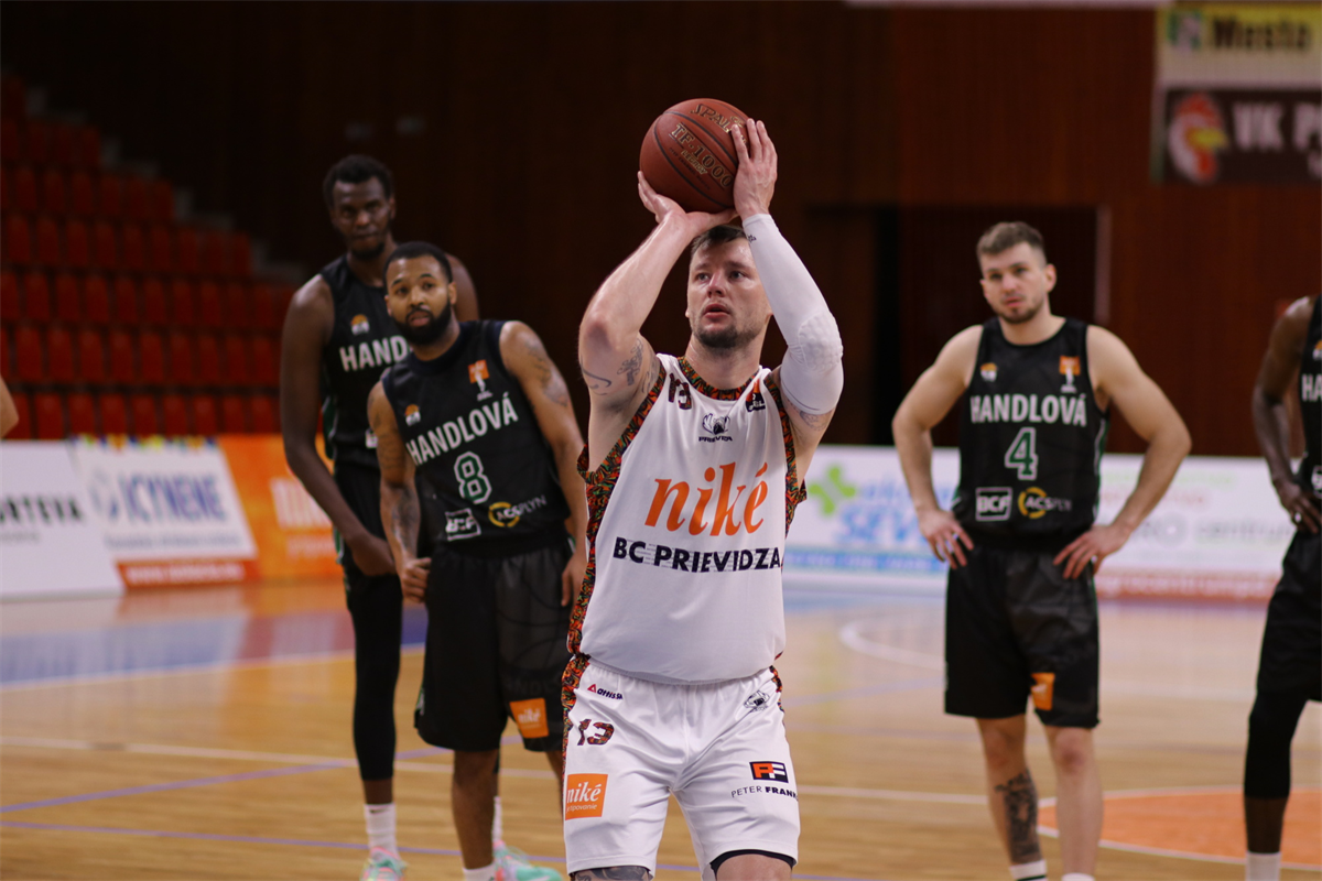 V sobotu nás čaká derby v Handlovej