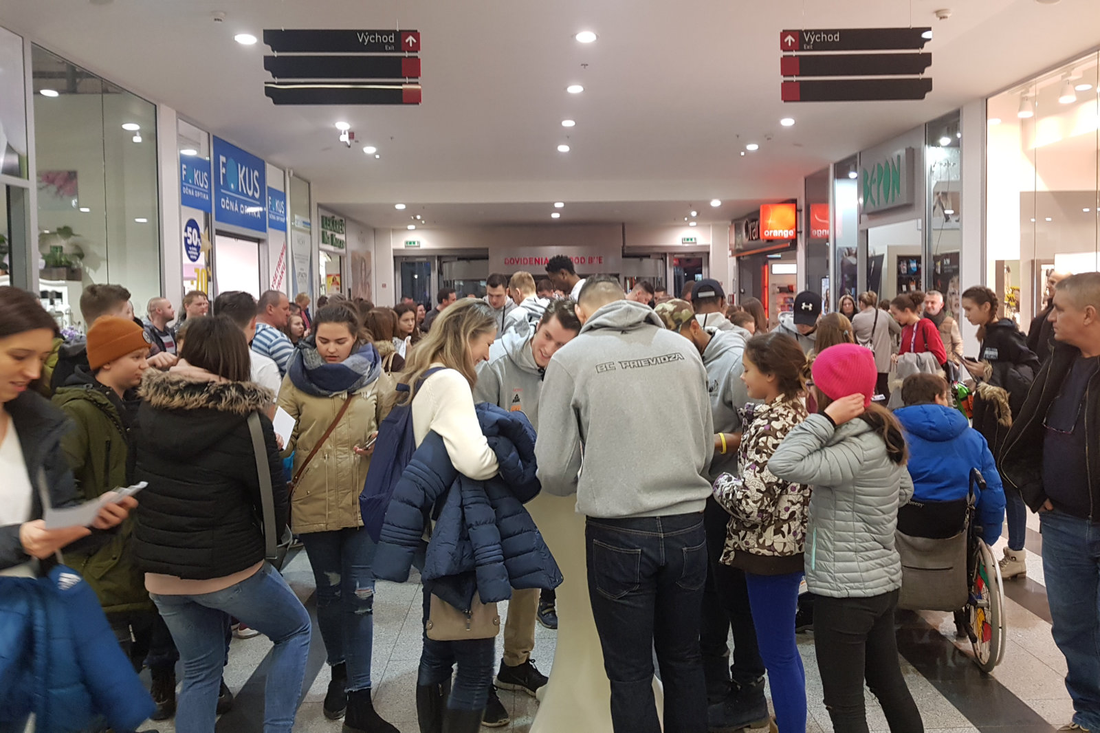 Autogramiáda BC Prievidza v OC Korzo	