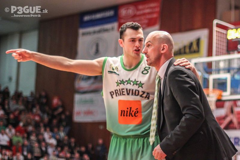 Úspešné desaťročie prievidzského basketbalu (3. časť): Krajnovičove družiny dvakrát tesne pod vrcholom