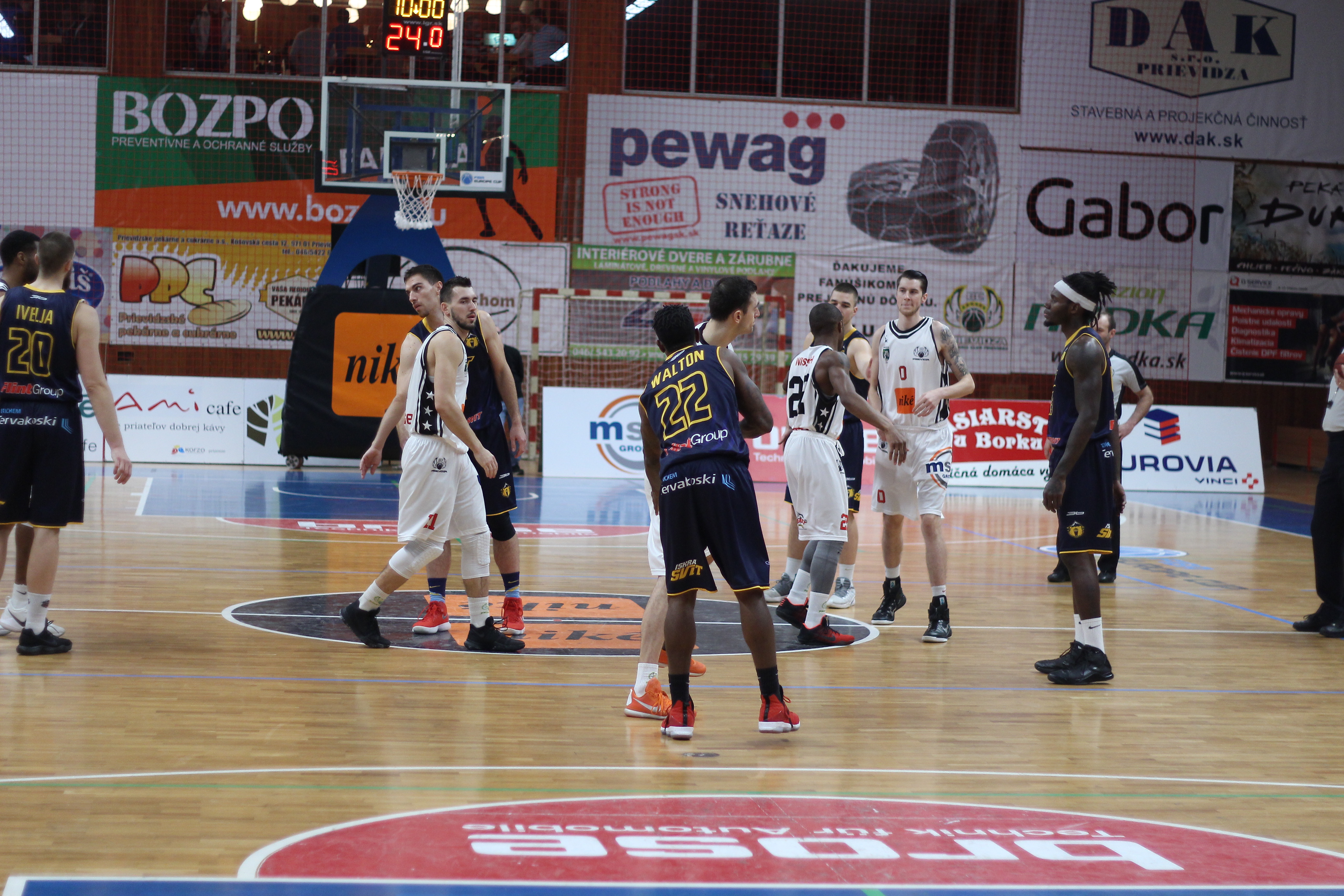 FOTOGALÉRIA: BC PRIEVIDZA - ISKRA SVIT 67:68